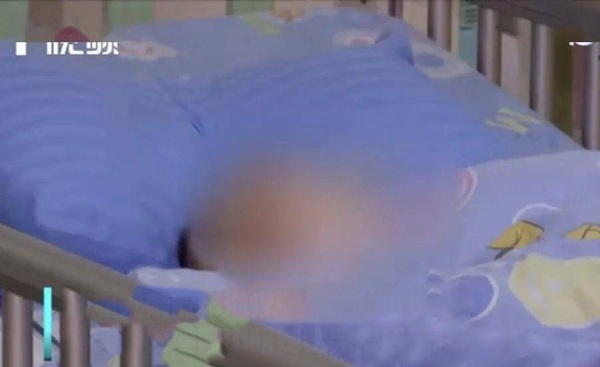 Bé gái 1 tháng tuổi qua đời sau khi mẹ cho tập bơi bằng phao đỡ cổ - 3