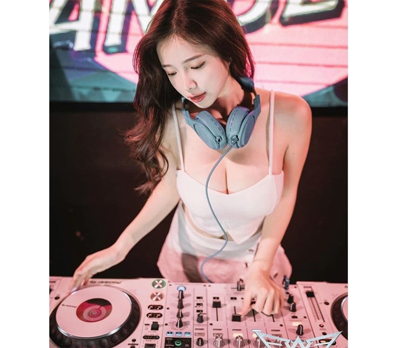 Các DJ gợi cảm xứ Hàn Người sự nghiệp lận đận kẻ đời tư bê bối