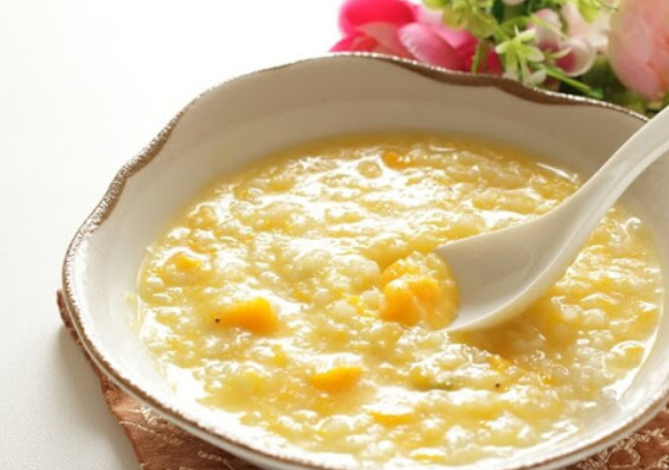 Cách nấu cháo bí đỏ cho bé ăn dặm ngon đủ dinh dưỡng lại dễ làm - 4