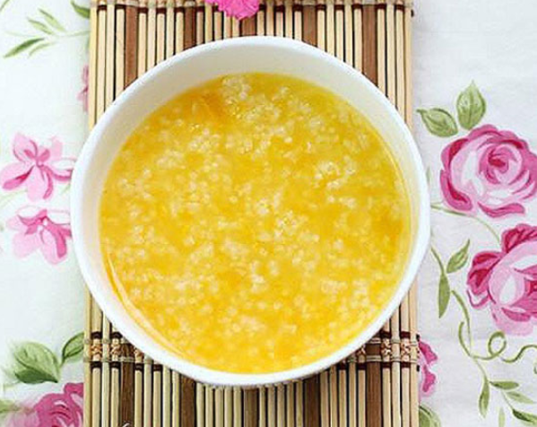 Cách nấu cháo bí đỏ cho bé ăn dặm ngon đủ dinh dưỡng lại dễ làm - 5
