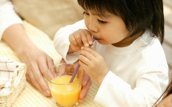 3 thực phẩm người lớn ăn tốt nhưng cho trẻ ăn amp;#34;bằng mười hại conamp;#34;, có loại ngang thuốc độc - 4