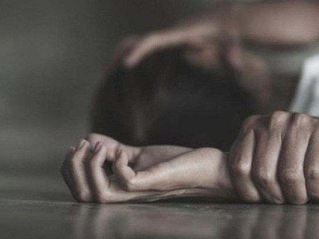 Bắt quả tang vợ mới lên giường với con trai riêng, người chồng ra quyết định không tin nổi