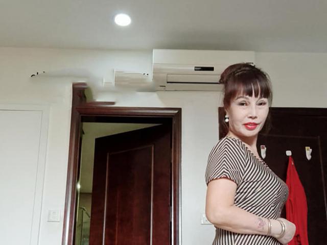 Cô dâu Thu Sao xuất hiện với gương mặt búp bê lỗi