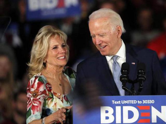 Vợ ông Joe Biden sẽ thành Đệ nhất Phu nhân TT Mỹ tạo nên lịch sử với 2 điều này