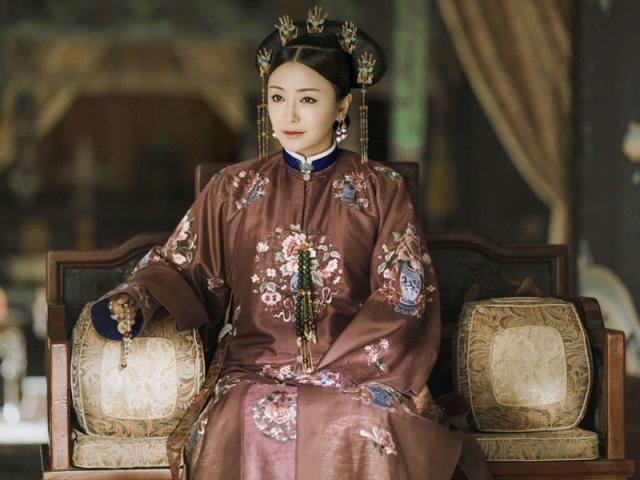2 bà cháu cùng gả cho Hoàng đế Càn Long: Người ân ái 22 năm, kẻ cô độc tới chết