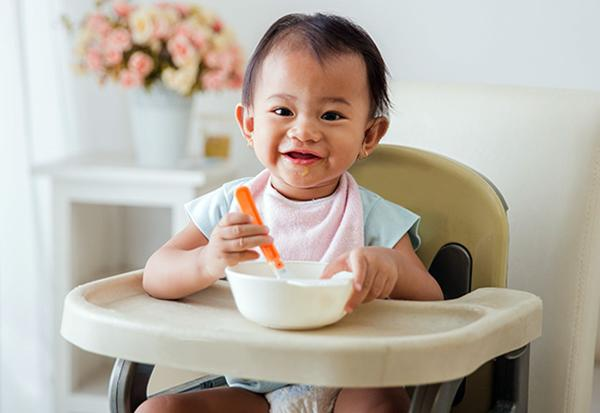 Trẻ mấy tháng ăn được váng sữa và nên ăn bao nhiêu là tốt nhất cho bé? - 4