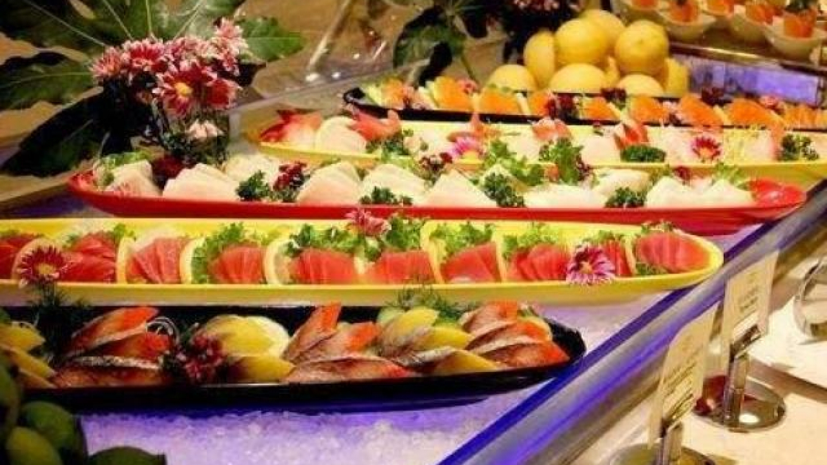 Đi ăn buffet, có 6 thực phẩm dù ngon nhưng đừng đụng vào, ăn nhiều chỉ tổ  hại bụng