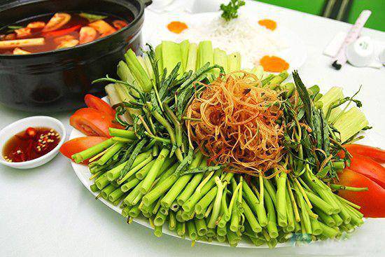 Những loại rau nhúng vào nồi lẩu sẽ sinh độc, biết mà tránh kẻo hại vô cùng