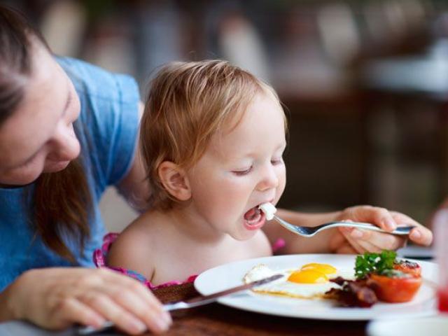 Trẻ dưới 3 tuổi không ăn nhiều 8 thực phẩm này dù bổ dưỡng tới đâu kẻo hại dạ dày