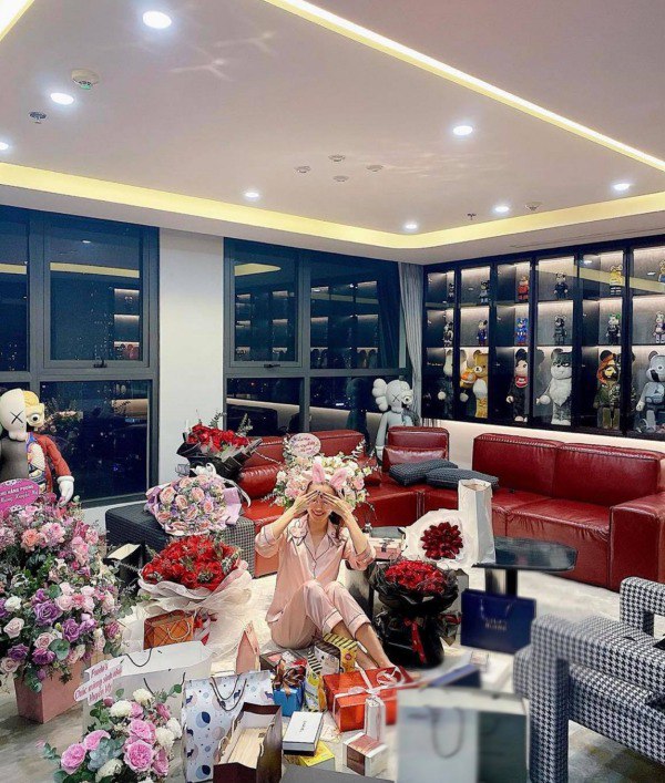 Đón Noel, dàn mỹ nhân Việt làm nail xinh lung linh: người ưa tối giản, người vẽ màu mè - 3