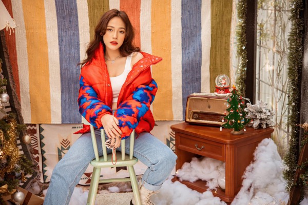 Đón Noel, dàn mỹ nhân Việt làm nail xinh lung linh: người ưa tối giản, người vẽ màu mè - 7