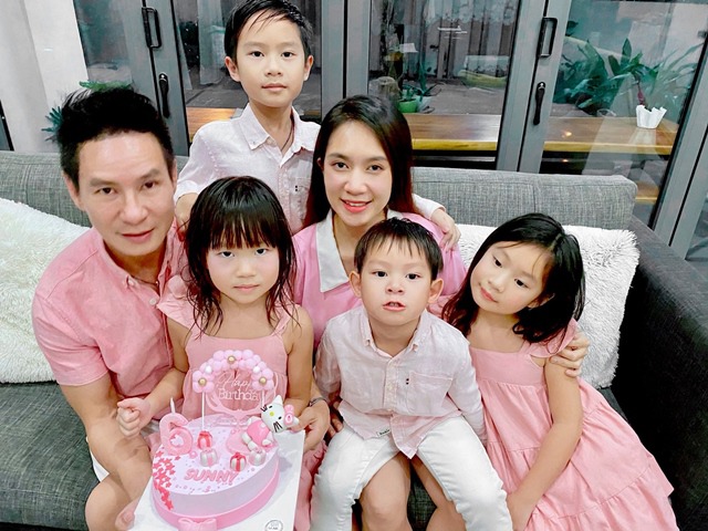 Sao Việt 24h: Tập đoàn màu hồng của Lý Hải - Minh Hà làm fan xuýt xoa 6 người 1 gương mặt