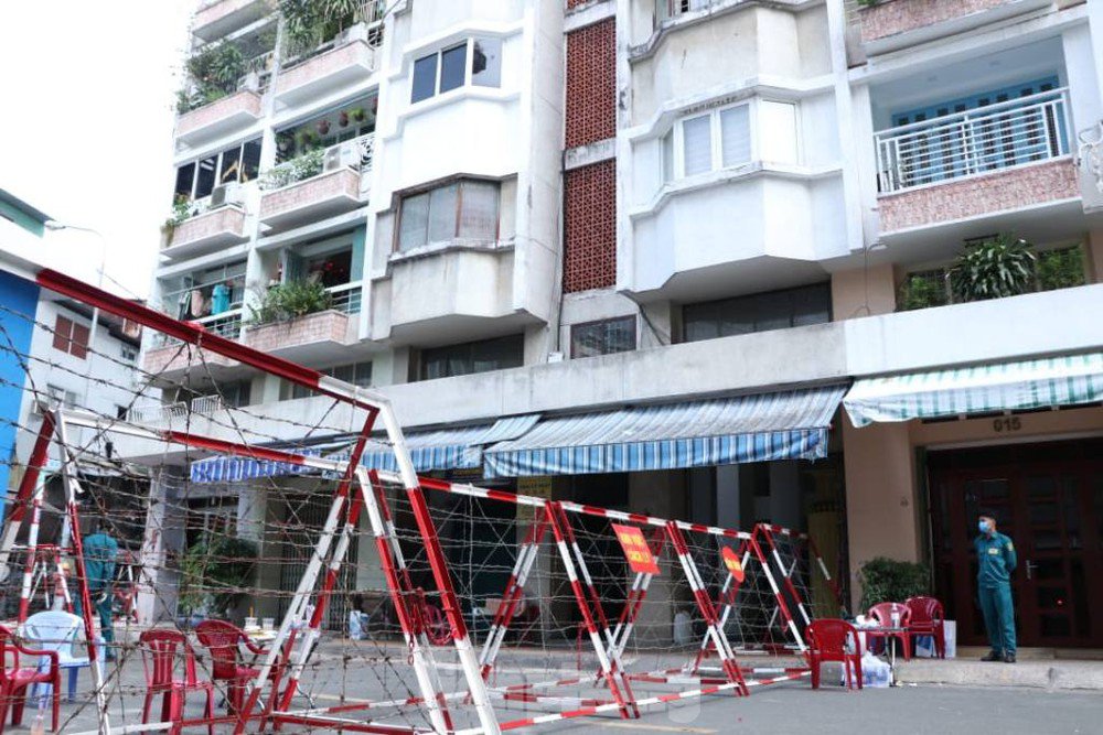 TPHCM: Phong tỏa một phần chung cư Sư Vạn Hạnh vì có ca nghi mắc COVID-19