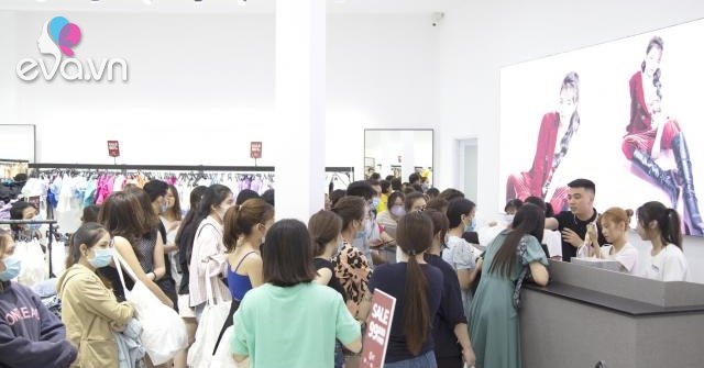 Khai trương cửa hàng diện tích lớn: Cchat Clothes Gò Vấp đông nghịt khách từ sáng sớm