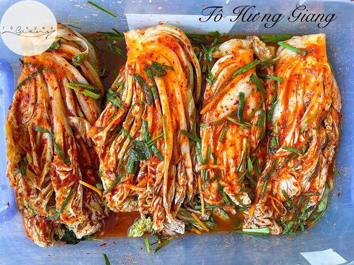 Mẹ 2 con mách cách làm kim chi cải thảo giòn tan, thơm nức mũi, ai cũng ăn được - 8