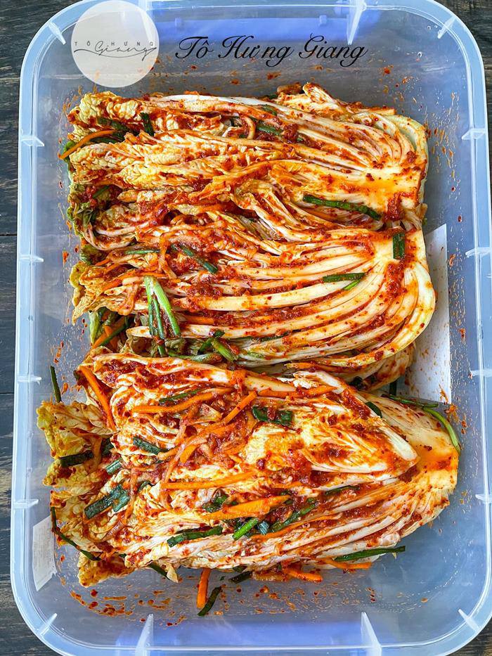 Mẹ 2 con mách cách làm kim chi cải thảo giòn tan, thơm nức mũi, ai cũng ăn được - 9