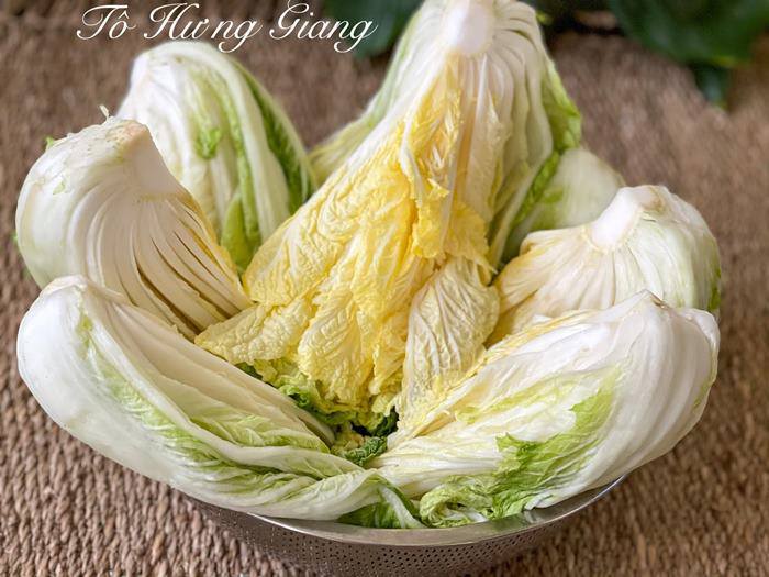 Mẹ 2 con mách cách làm kim chi cải thảo giòn tan, thơm nức mũi, ai cũng ăn được - 4
