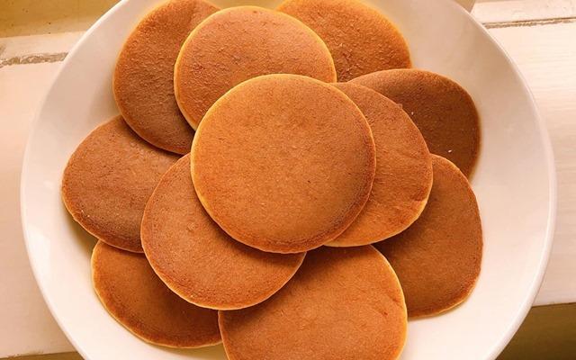 2 cách làm bánh Pancake chỉ với 1 quả trứng, không cần dùng bột
