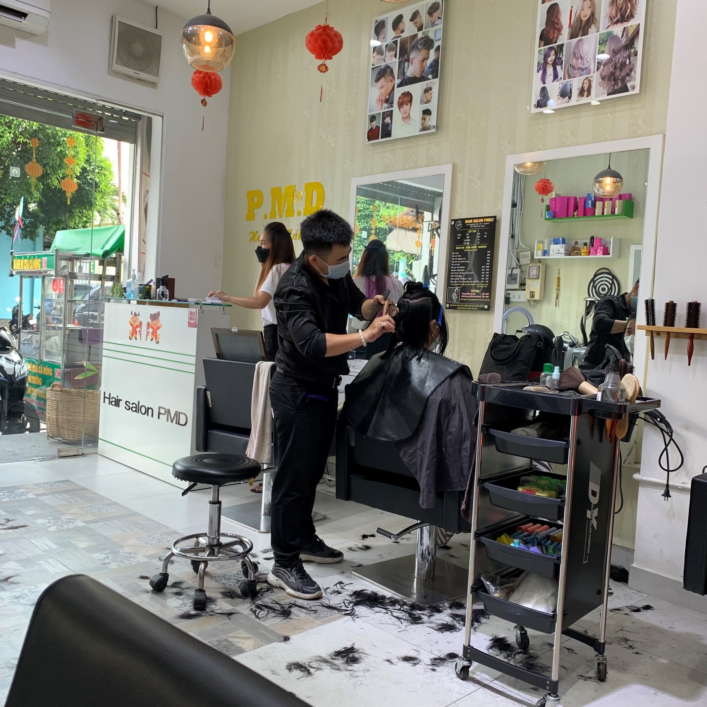 Kinh nghiệm mở tiệm cắt tóc hốt bạc dành cho người mới