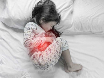 Bé gái chưa có kinh nguyệt đã bị viêm nhiễm vùng nhạy cảm là vì sao?