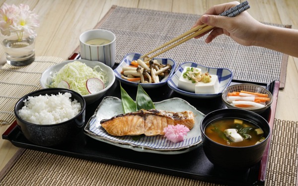 Xem bữa ăn của 92.000 người Nhật biết bí quyết sống thọ: Ăn ít 1 món, ăn nhiều 7 món - 2