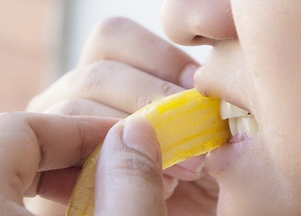8 Cách làm trắng răng bị vàng ố tại nhà an toàn, hiệu quả - 11