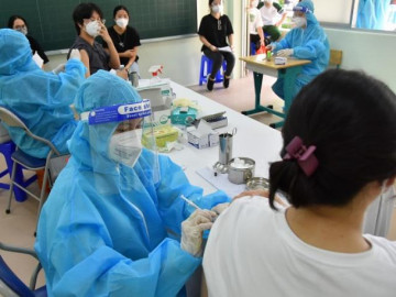                               Bắc Giang: Tiêm vắc xin phòng COVID-19, 4 học sinh bị sốc phản vệ 