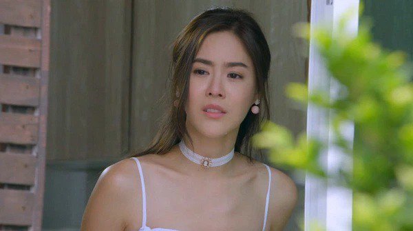 Lấy chồng già trả nợ cho bố, tân hôn tôi vỡ òa bật khóc khi cửa nhà tắm vừa mở - 1