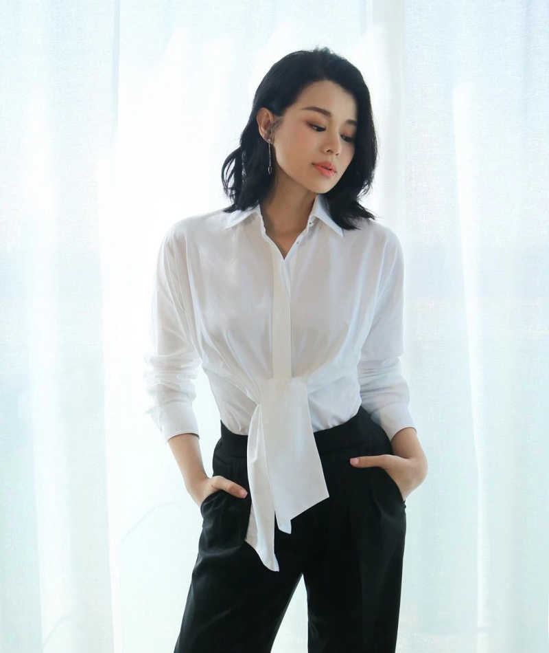Rất nhiều mỹ nhân Cbiz sau khi làm vợ và làm mẹ đã hi sinh từ sự nghiệp đến vóc dáng. Nhưng có những bà mẹ nổi tiếng showbiz hậu sinh con lại được khen ngày càng đằm thắm và mặn mà. Hồ Hạnh Nhi chính là bà mẹ như vậy.
