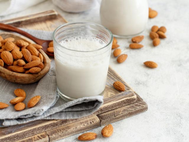 Loại sữa ít calo hơn sữa bò, sữa đậu nành nhưng chống lão hóa tốt hơn vừng gấp 300 lần