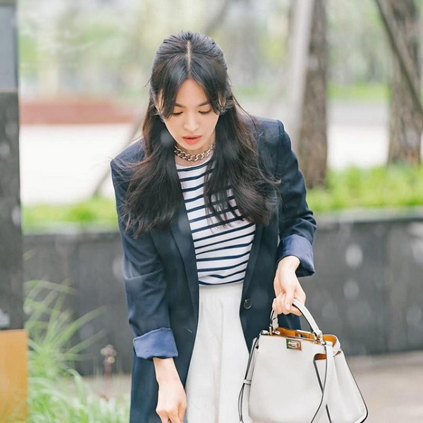 Mặc áo trong bộ phim mới, Song Hye Kyo tạo cơn sốt vì phong cách đẹp chuẩn của một nữ thần - 1