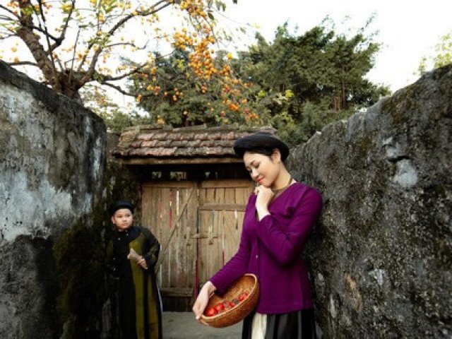 Bộ ảnh đẹp nhất bên cây hồng trăm tuổi ở Ninh Bình, netizen khuyên đừng mặc hanbok nữa