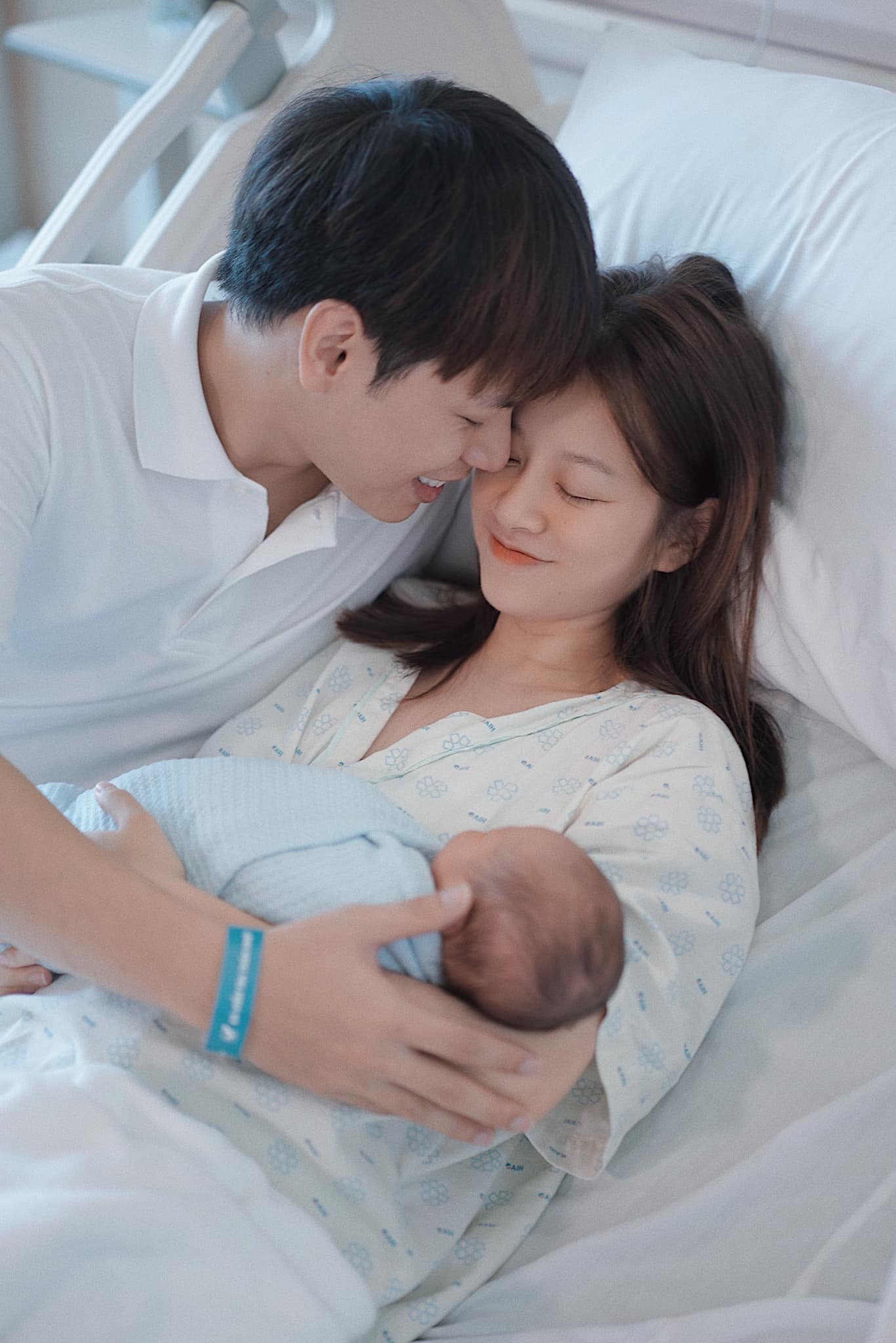 Vợ học trò Dương Khắc Linh sinh sớm hơn dự kiến, chồng nhìn không dám để mang bầu tiếp - 3
