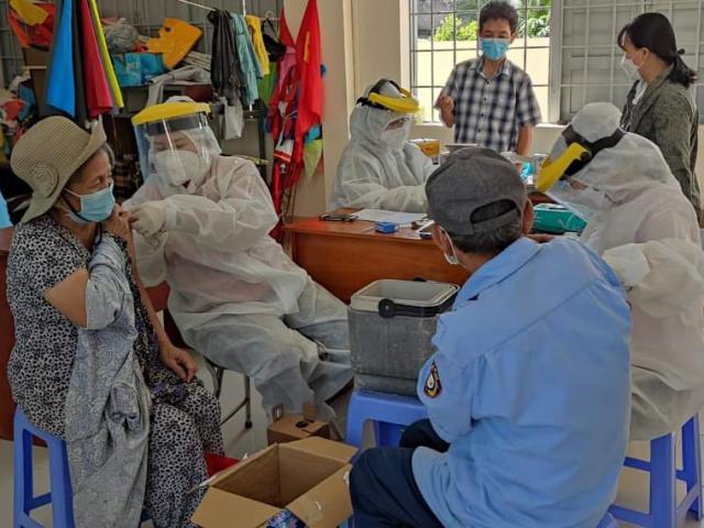 COVID-19 26/12: Ổ dịch mới có 40 công nhân dương tính COVID-19, địa phương ứng phó khẩn cấp