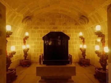 Tại sao những lăng mộ cổ không có dưỡng khí nhưng vẫn có những ngọn đèn vĩnh cửu ngàn năm không tắt?