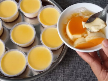 Bánh flan 5 trứng phải được nấu trong nồi hơi nước bao lâu để chín hoàn toàn?