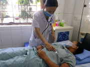 Sức khỏe - Nhiều người Hà Nội bị ong đốt nguy kịch, có trường hợp tử vong: Bác sĩ khuyên điều phải làm ngay
