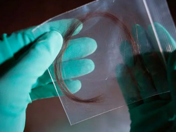 Vợ sinh 2 con, chồng lén lấy tóc xét nghiệm ADN vì nghi không phải con mình do không cùng nhóm máu