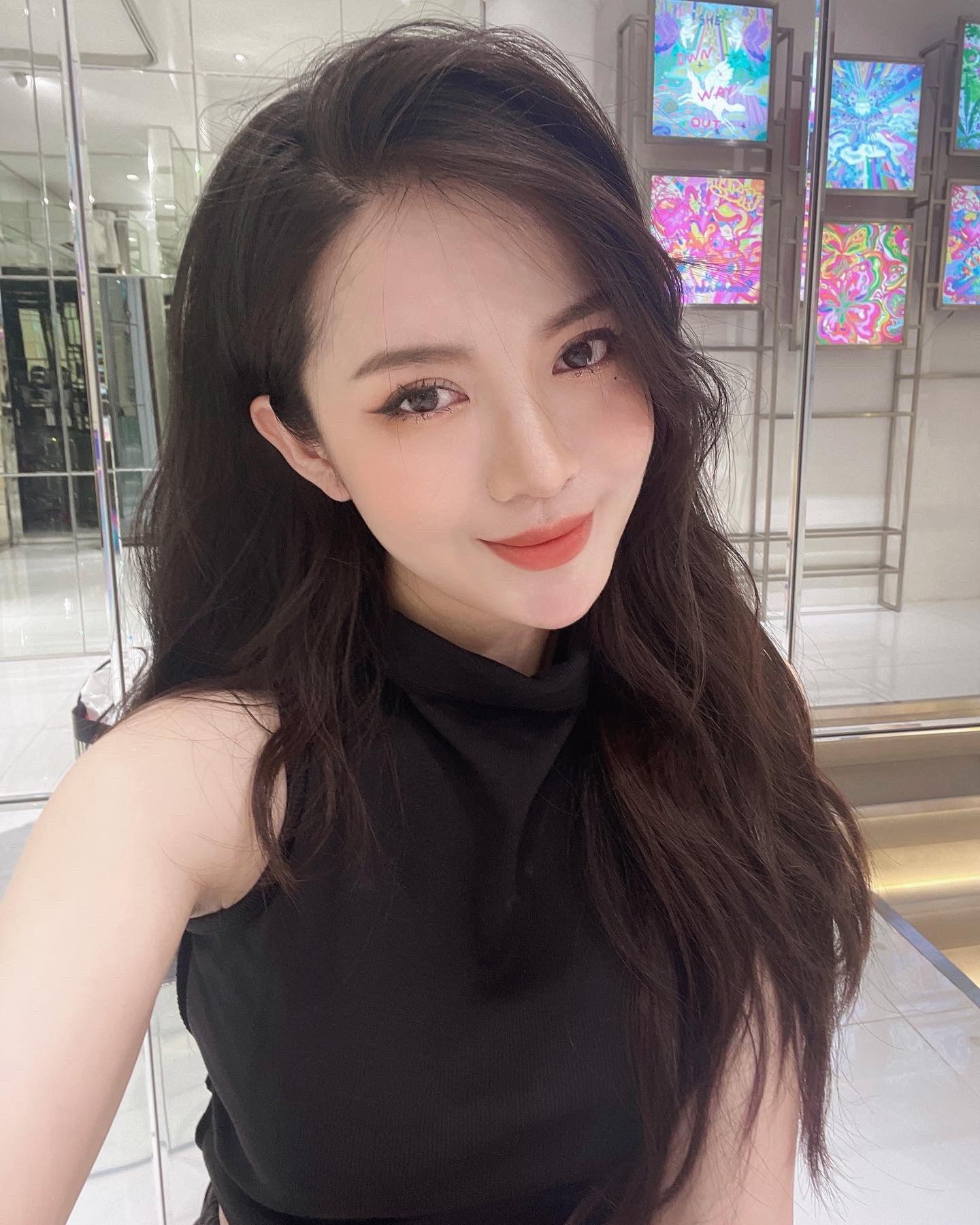 Nhan sắc của MC Tú Linh - hotgirl MU năm xưa bao chàng trai gọi vợ qua ống kính amp;#34;team qua đườngamp;#34; - 8