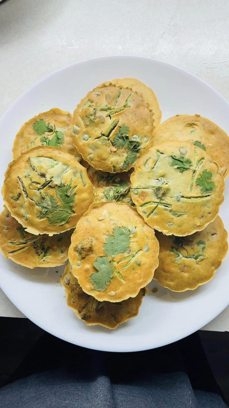 Học vợ đẹp của diễn viên Giải cứu thần chết làm bánh rau củ cho cặp ...