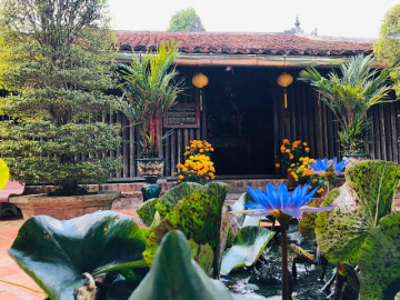Ngôi nhà cổ được đánh giá đẹp nhất Việt Nam, mọi cảnh vật như tranh vẽ, khách du lịch tới nườm nượp