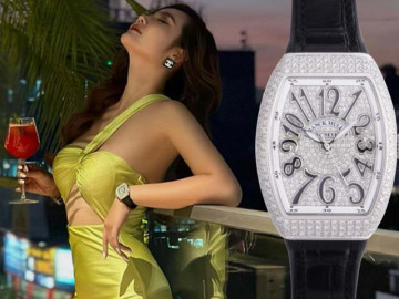 Danh tính mỹ nữ Hà Nội chịu chơi, đi bơi vẫn đeo đồng hồ nạm đầy kim cương