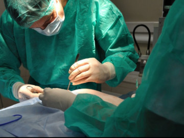 Người phụ nữ đi phẫu thuật cắt tử cung, cuối cùng lại mất 2 quả thận vào tay người này