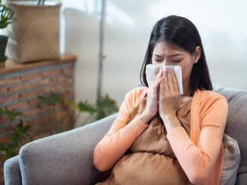 Từ trường hợp bé sơ sinh bị biến dạng khuôn mặt nghi do mẹ bị cúm khi mang bầu: Cách phòng ngừa cảm cúm khi mang thai