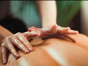Sức khỏe - Người phụ nữ đi massage thư giãn nhưng cuối cùng phải cắt nửa thận: 6 người có cho tiền cũng đừng dại massage