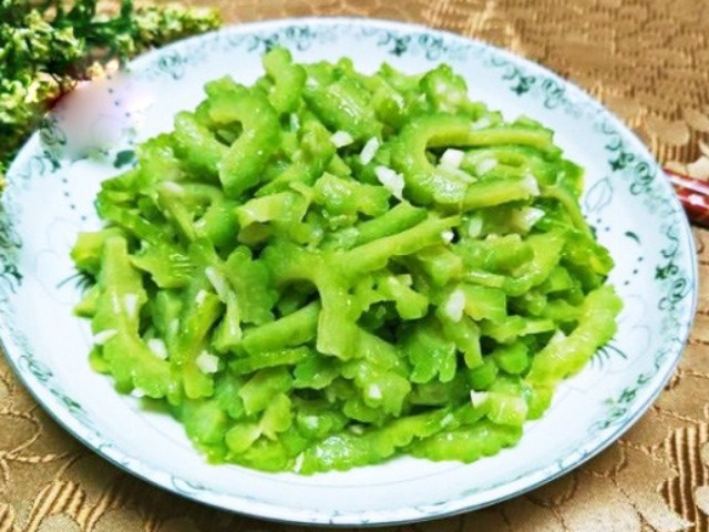 Mướp đắng bổ nhưng không phải ai cũng biết ăn, làm 2 việc vị đắng hết sạch, biết xong nhớ mách mọi người