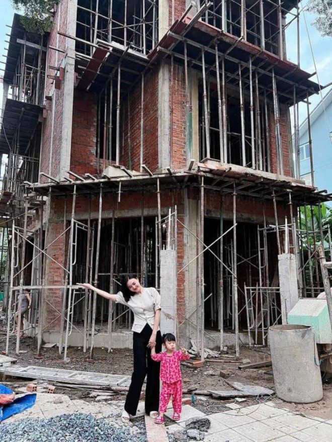 Sao Việt xây nhà cho bố mẹ năm 2022: Phạm Hương, Đoàn Di Băng lấy chồng vẫn lo cho nhà ngoại đầy đủ - 17
