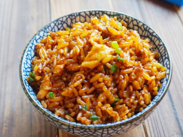 Món ăn sáng - Làm cơm rang trứng, thêm vài thìa nước này ngon hơn hẳn