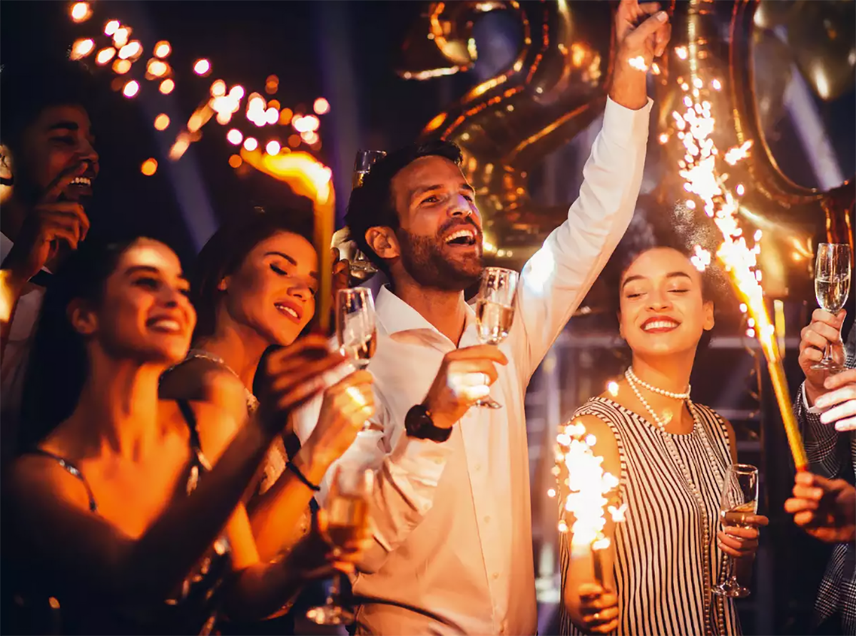 Những lời chúc năm mới cho bạn bè ý hay, ngắn gọn và bá đạo nhất - Eva.vn 17 Những lời chúc năm mới cho bạn bè ý hay, ngắn gọn và bá đạo nhất - 3