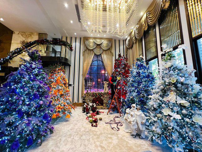 4 sao Việt trang trí nhà cửa Giáng sinh nổi bần bật, độ giàu có khó ai sánh bằng - 5